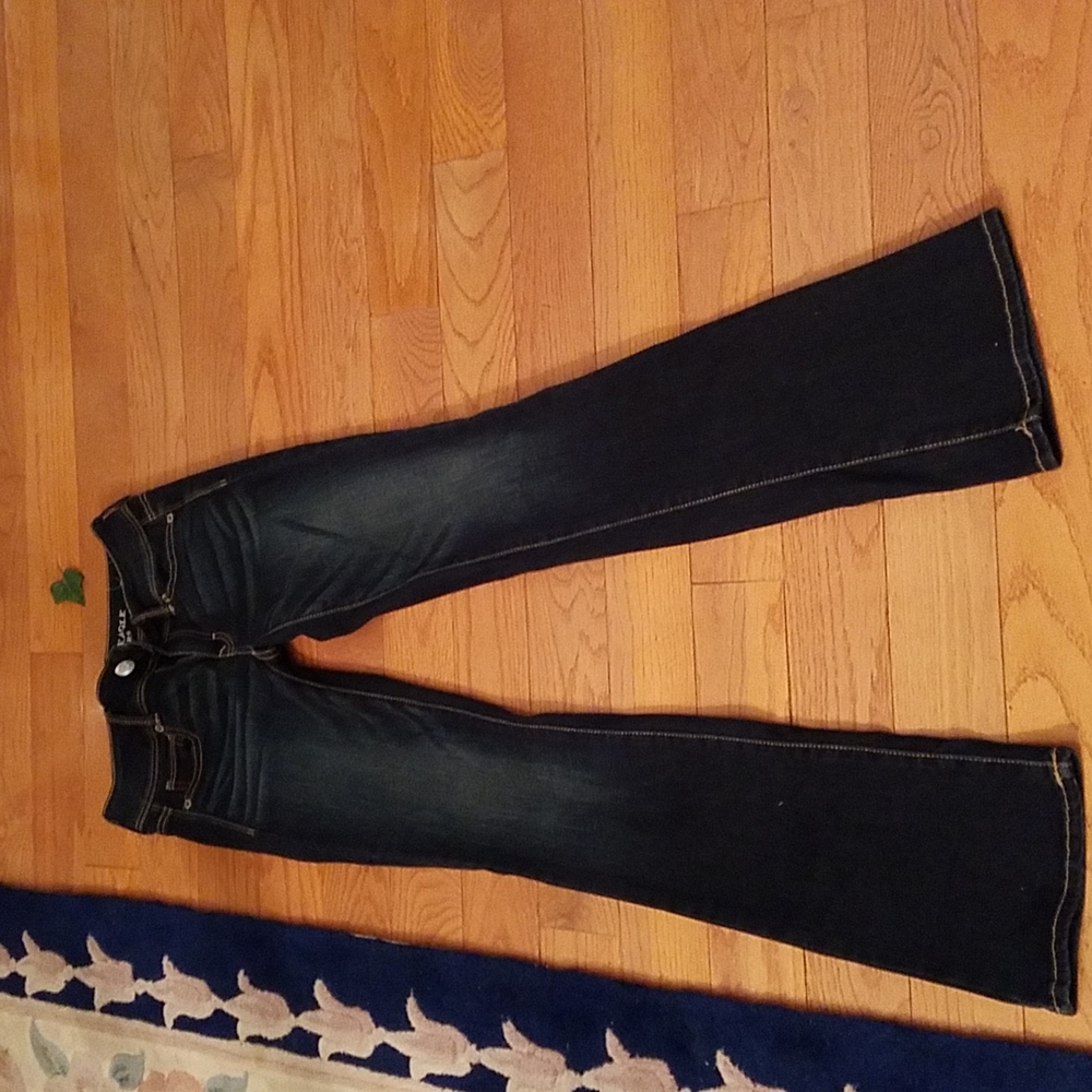 American Eagle Kick Boot. Sexy Ultra low rise, SUPER STRETCH Jeans- Size 00 R.